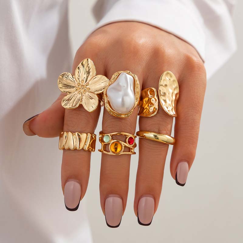 Vintage Punk Knuckle Rings Set - 6 ピース/セットヴィンテージメタルフラワーリングセット女性用パンクエレガントバロックフェイクパールナックルリング日常着用パーティーホリデーギフト