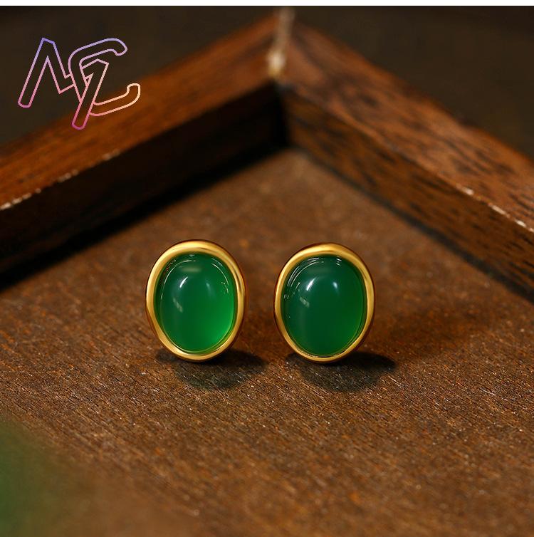 グリーン天然翡翠イヤリングお守り女性への高級ギフト彫刻された - Earrings のレビューと価格