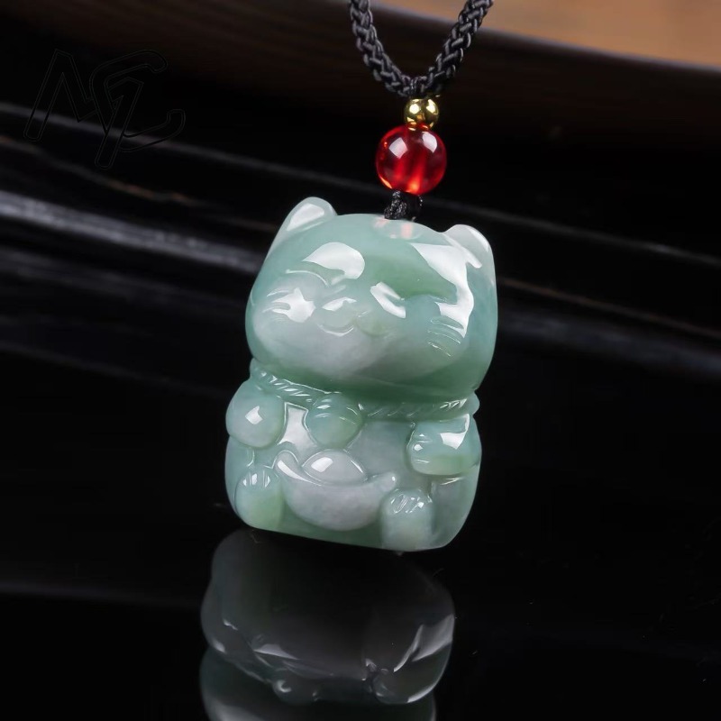 天然エメラルド翡翠の招き猫ペンダント ミャンマージェダイトネ - Necklaces のレビューと価格