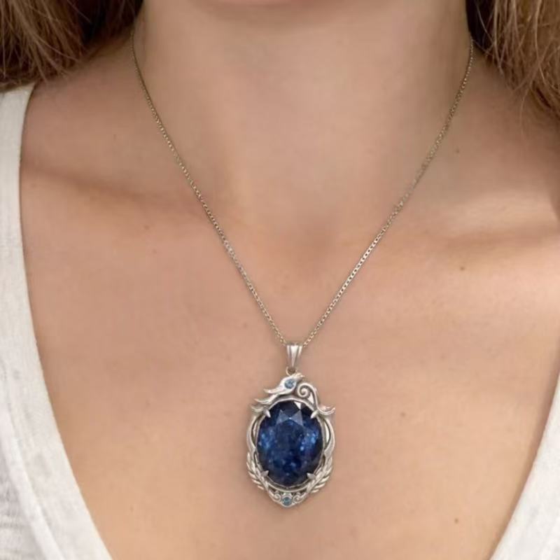 Identity V カーズドサファイアネックレス ファン  - Anime Pendant Necklace のレビューと価格
