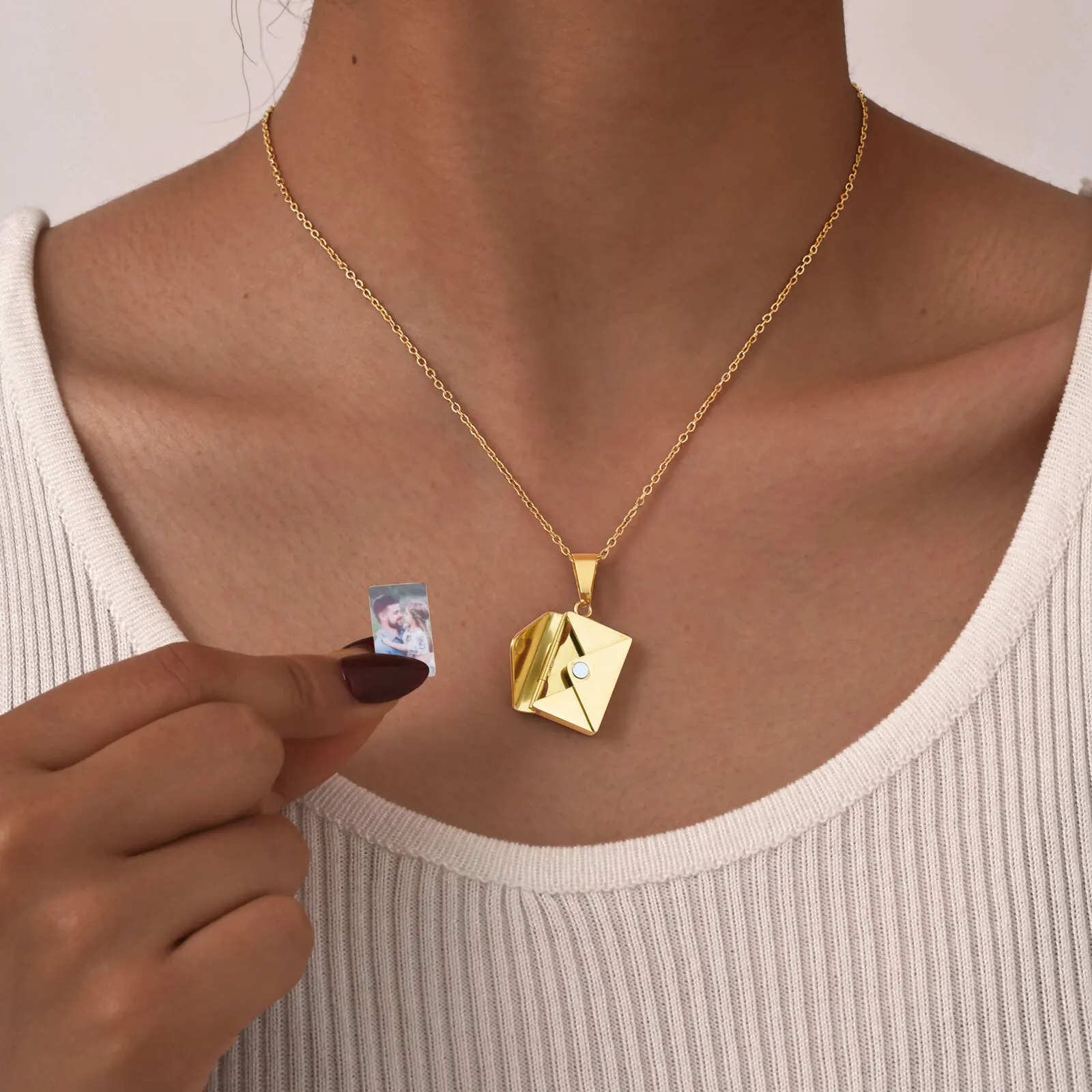 パーソナライズされた写真ロケットネックレス封筒ラブレター形状 - Custom Name Necklace Stainless Steel のレビューと価格