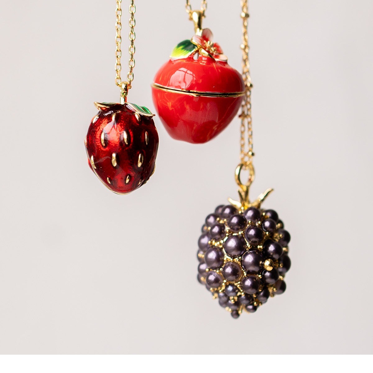 新しいフルーツイースターエッグネックレス、開閉式アニマルイー - Heart Locket Necklace Photo のレビューと価格