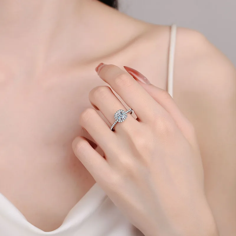 S925 スターリングシルバー モアサナイト リング 女性用 - Moissanite Engagement Ring 1 Carat のレビューと価格