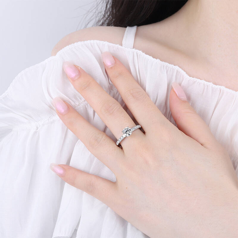 クラシック 1 カラット ブルーカラー モアッサナイト リン - Moissanite Engagement Ring 1 Carat のレビューと価格